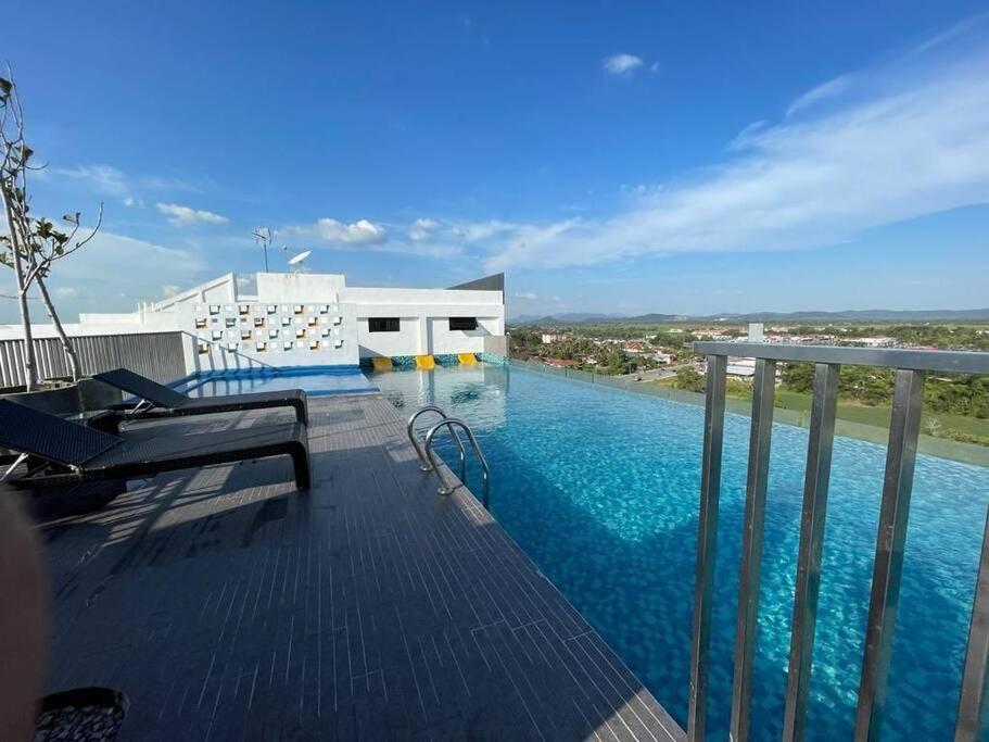 Myrumah Imperio Home , Alor Setar 3Br With Sky Infinity Pool Εξωτερικό φωτογραφία