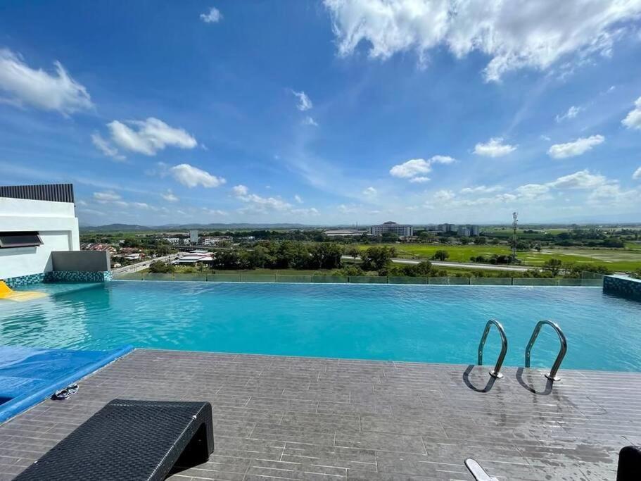 Myrumah Imperio Home , Alor Setar 3Br With Sky Infinity Pool Εξωτερικό φωτογραφία